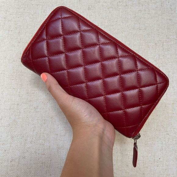 Chanel Red Quilted Zippy Wallet - Picture 3 of 9
